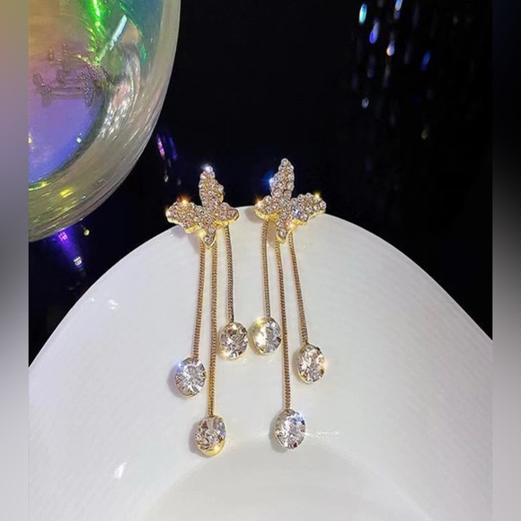 Elegant Butterfly Crystal Drop Earrings - Picture 3 of 4